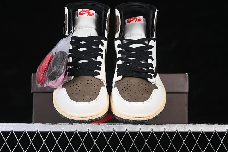 All categories Air Jordan Jordan series basketball shoes Air Jordan 1 High Travis Scott x Air Jordan 1 High OG AJ1 anti-hook high-top basketball shoes CD4487-001